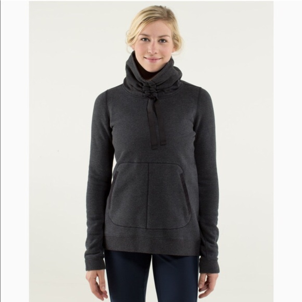 Lululemon avenue pull over